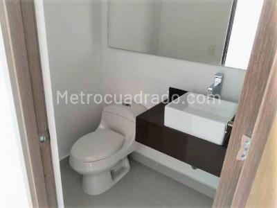 Apartamento en venta en El Poblado, Medellín · foto 7 de 13
