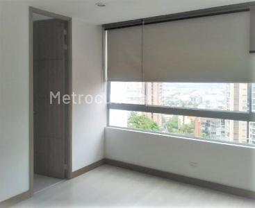 Apartamento en venta en El Poblado, Medellín · foto 8 de 13