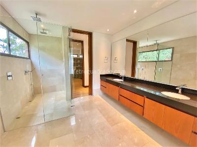 Apartamento de 4 alcobas en venta en El Poblado, Medellín, 318 m² · foto 12 de 13