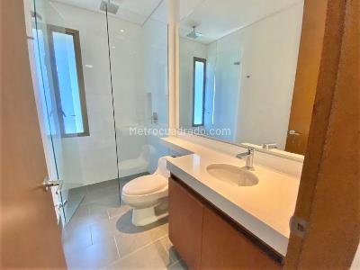 Apartamento de 4 alcobas en venta en El Poblado, Medellín, 318 m² · foto 8 de 13