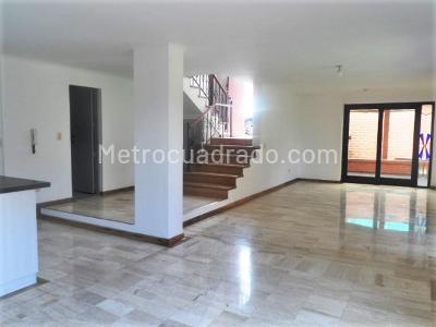 Casa en arriendo en El Poblado, Medellín · foto 2 de 16