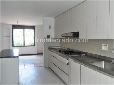 Casa en arriendo en El Poblado, Medellín · foto 5 de 16