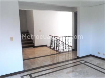 Casa en arriendo en El Poblado, Medellín · foto 8 de 16
