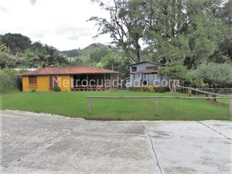 4BR House in vereda sajonia (480 m²) - 3