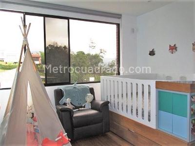 Casa de 3 alcobas en venta en San Lucas, Envigado, 233 m² · foto 12 de 18