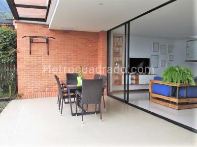 Casa de 3 alcobas en venta en San Lucas, Envigado, 233 m² · foto 8 de 18