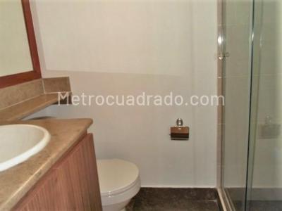 Apartamento de 3 alcobas en arriendo en El Poblado, Medellín, 95 m² · foto 16 de 17