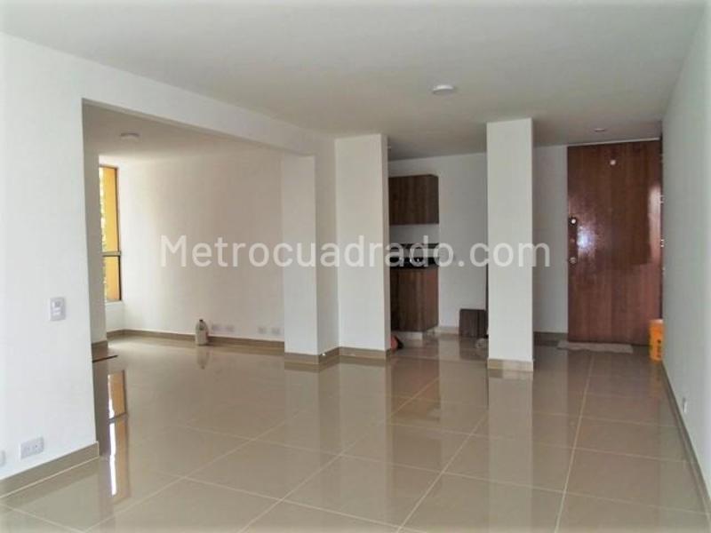 Apartamento de 3 Alcobas con Balcón y Parqueadero Cubierto en El Poblado - 3