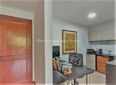 Apartamento de 2 alcobas en arriendo en El Poblado Castropol, Medellín, 67 m² · foto 3 de 5