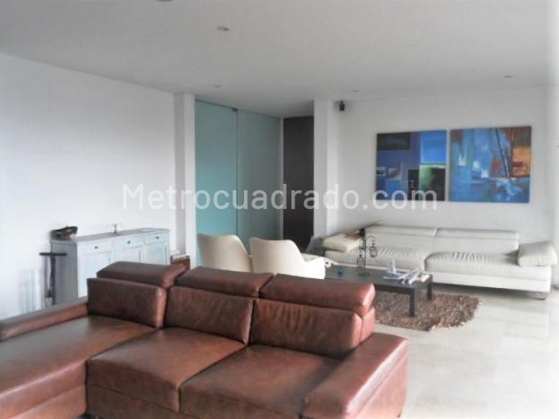 Luxury 3BR Apartment with City View in El Poblado - 3
