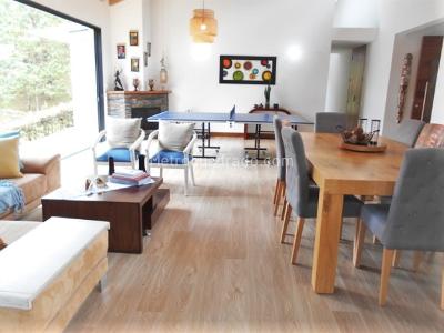 Casa de 3 alcobas en venta en Loma Del Escobero, Envigado, 300 m² · foto 2 de 17