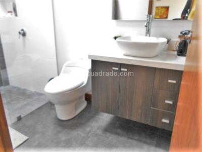 Casa de 3 alcobas en venta en Loma Del Escobero, Envigado, 300 m² · foto 15 de 17