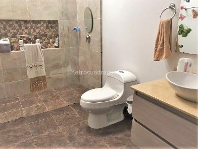 Casa de 3 alcobas en venta en Loma El Escobero, Envigado, 300 m² · foto 10 de 16