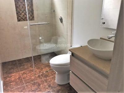 Casa de 3 alcobas en venta en Loma El Escobero, Envigado, 300 m² · foto 12 de 16