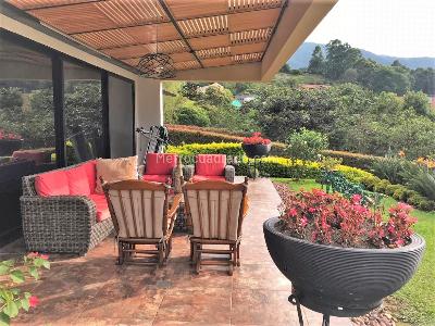 Casa de 3 alcobas en venta en Loma El Escobero, Envigado, 300 m² · foto 13 de 16