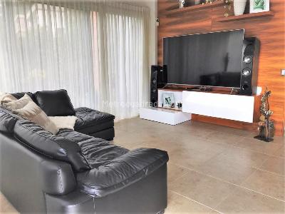 Casa de 3 alcobas en venta en Loma El Escobero, Envigado, 300 m² · foto 3 de 16