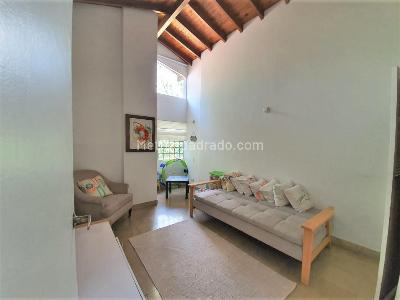 Casa de 3 alcobas en venta en Los Benedictinos, Envigado, 300 m² · foto 6 de 8