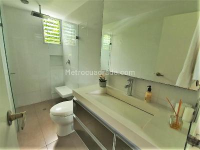 Casa de 3 alcobas en venta en Los Benedictinos, Envigado, 300 m² · foto 7 de 8