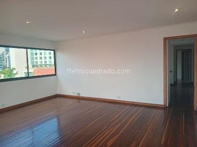 Apartamento de 3 alcobas en arriendo en Patio Bonito, Medellín, 140 m² · foto 3 de 17