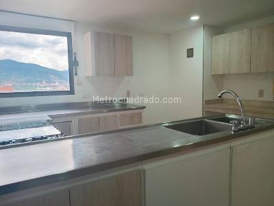 Apartamento de 3 alcobas en arriendo en Patio Bonito, Medellín, 140 m² · foto 5 de 17