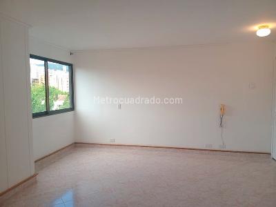 Apartamento de 3 alcobas en arriendo en Patio Bonito, Medellín, 140 m² · foto 8 de 17
