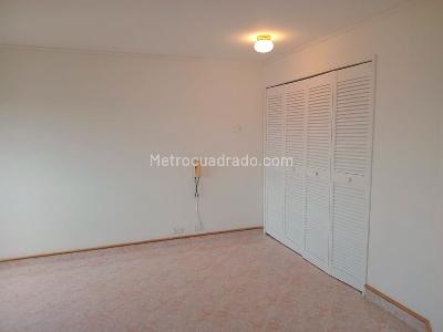 Apartamento de 3 alcobas en arriendo en Patio Bonito, Medellín, 140 m² · foto 9 de 17