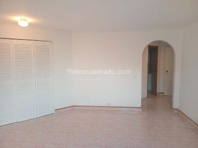 Apartamento de 3 alcobas en arriendo en Patio Bonito, Medellín, 140 m² · foto 10 de 17