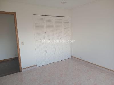Apartamento de 3 alcobas en arriendo en Patio Bonito, Medellín, 140 m² · foto 15 de 17