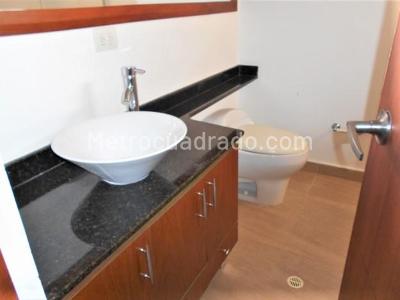 Apartamento de 3 alcobas en arriendo en El Poblado, Medellín, 170 m² · foto 13 de 18