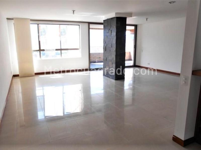 Elegant 3BR Apartment Near Club in El Poblado