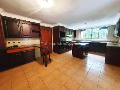 Apartamento de 4 alcobas en venta en El Poblado, Medellín, 330 m² · foto 10 de 20