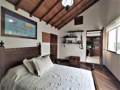 Casa de 4 alcobas en venta en El Poblado, Medellín, 276 m² · foto 13 de 19