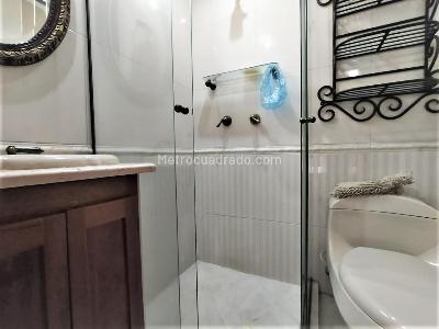 Casa de 4 alcobas en venta en El Poblado, Medellín, 276 m² · foto 14 de 19