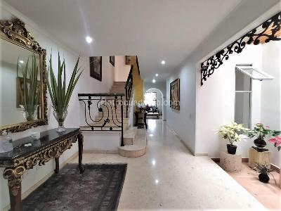 Casa de 4 alcobas en venta en El Poblado, Medellín, 276 m² · foto 2 de 19