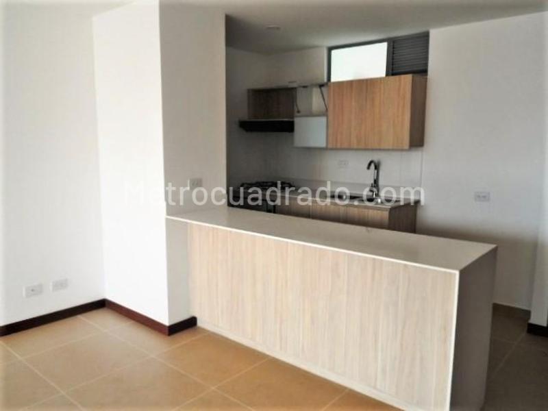 Apartamento de 3 Alcobas con Balcón y Parqueadero Cubierto en El Poblado - 3
