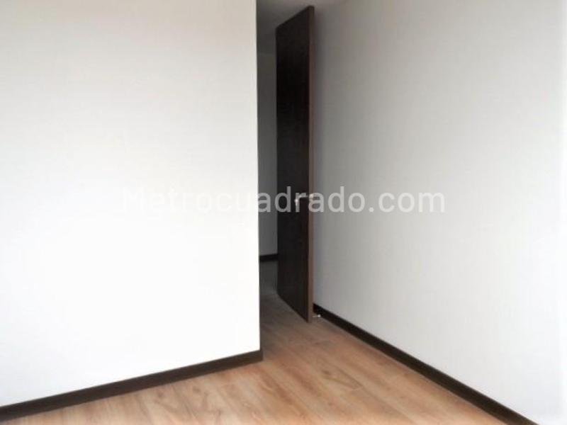 Apartamento de 3 Alcobas con Balcón y Parqueadero Cubierto en El Poblado - 7