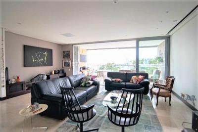 Apartamento de 3 alcobas en venta en El Poblado, Medellín, 246 m² · foto 2 de 20