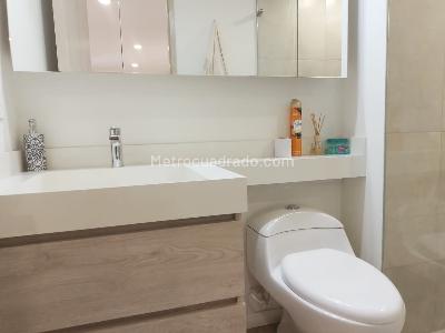 Apartamento de 3 alcobas en arriendo en El Poblado, Medellín, 192 m² · foto 17 de 20
