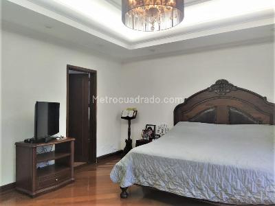Casa de 5 alcobas en venta en El Poblado, Medellín, 430 m² · foto 8 de 16