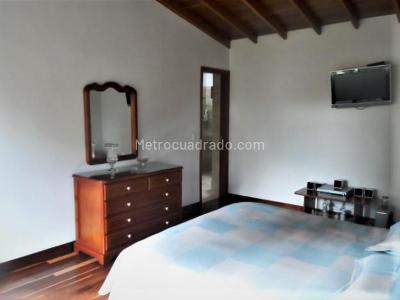 Casa de 3 alcobas en venta en El Poblado, Medellín, 266 m² · foto 10 de 20