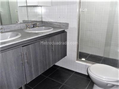 Casa de 3 alcobas en venta en El Poblado, Medellín, 266 m² · foto 15 de 20
