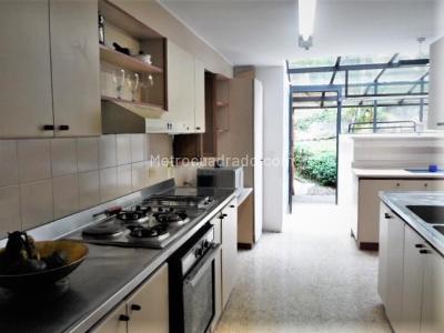 Casa de 3 alcobas en venta en El Poblado, Medellín, 266 m² · foto 5 de 20