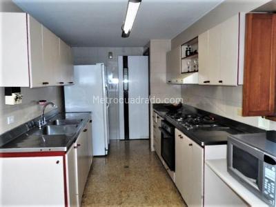 Casa de 3 alcobas en venta en El Poblado, Medellín, 266 m² · foto 6 de 20