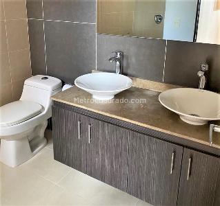 Apartamento en venta en Loma De Las Brujas, Envigado · foto 8 de 12