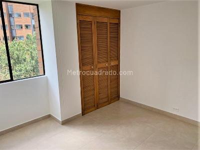 Apartamento de 3 alcobas en venta en El Poblado, Medellín, 150 m² · foto 9 de 11