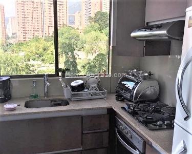 Apartamento de 2 alcobas en arriendo en El Poblado, Medellín, 92 m² · foto 3 de 11