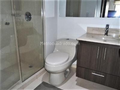 Apartamento de 2 alcobas en arriendo en El Poblado, Medellín, 92 m² · foto 7 de 11