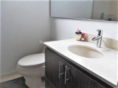Apartamento de 2 alcobas en arriendo en El Poblado, Medellín, 92 m² · foto 9 de 11