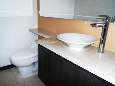Apartamento de 3 alcobas en arriendo en El Poblado, Medellín, 136 m² · foto 10 de 12