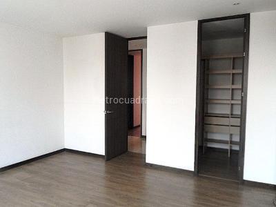 Apartamento de 3 alcobas en arriendo en El Poblado, Medellín, 136 m² · foto 8 de 12